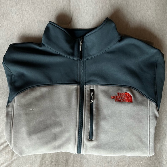 The North Face Men's M Softshell Jacket - Picture 3 of 13